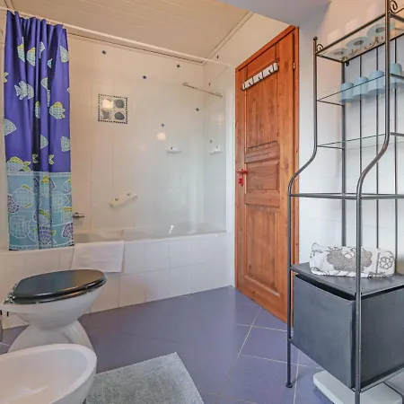 Case de vacanță By Interhome Lovran