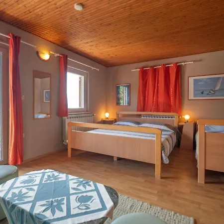 By Interhome Ferienhaus *