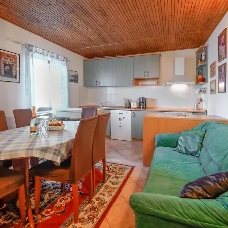 By Interhome Vakantiehuis Lovran